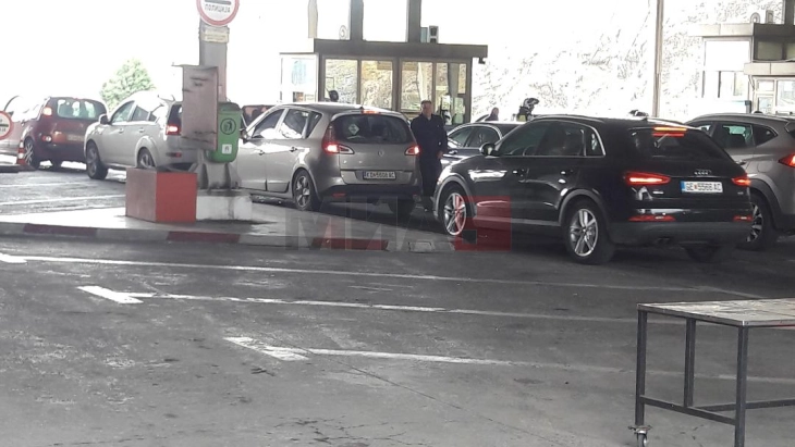 Privohet nga liria një shtetas i Republikës së Greqisë, në automobilin e tij janë gjetur cigare dhe duhan pa dokumentacion