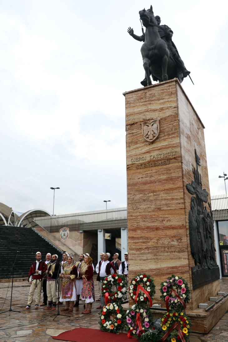 Shqiptarët sot shënojnë ditëlindjen e Gjergj Kastriotit - Skënderbeut