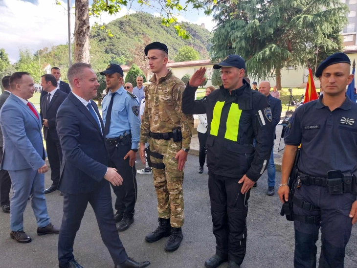 СВР Струмица го одбележа Денот на полицијата со изложба на поетски творби и цртежи од ученици