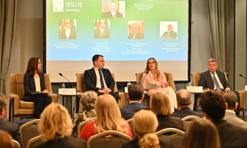 Ангеловска-Бежоска на Kонференцијата на Светска банка: За повисок раст најважно е да се зголеми продуктивноста којашто е околу половина од европската