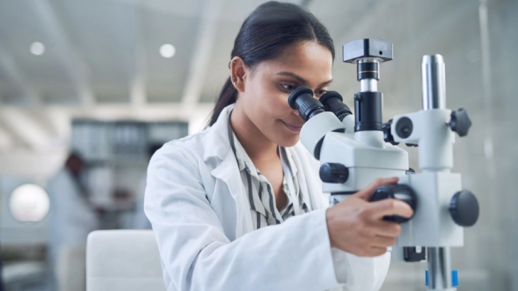 Во 2023 издадени 451.000 дозволи за престој во ЕУ на истражувачи и студенти од странство 