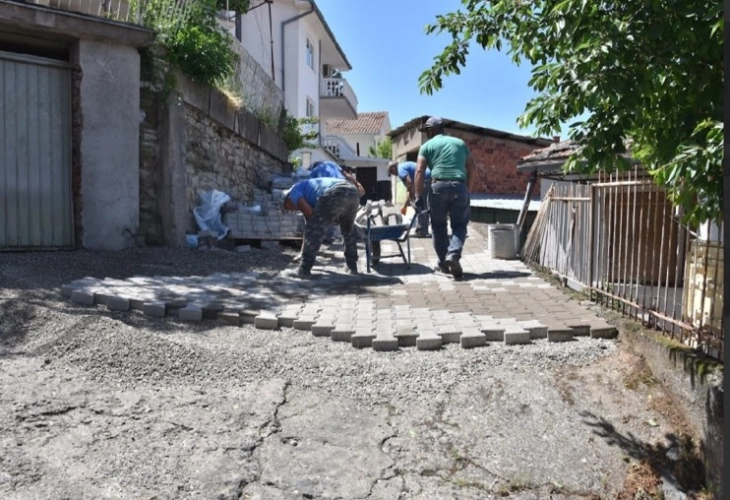 Градежни активности на улици во Штип