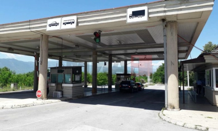 Лишен од слобода албански државјанин на ГП „Блато“, понудил поткуп на полицаец