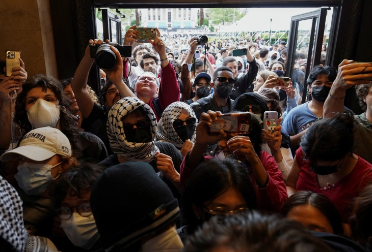 Задржани десетици пропалестински демонстранти во универзитетот Колумбија