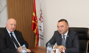 Рафуна и Азески разговараа за нормализирање на протокот на прехранбени производи на македонско-косовската граница