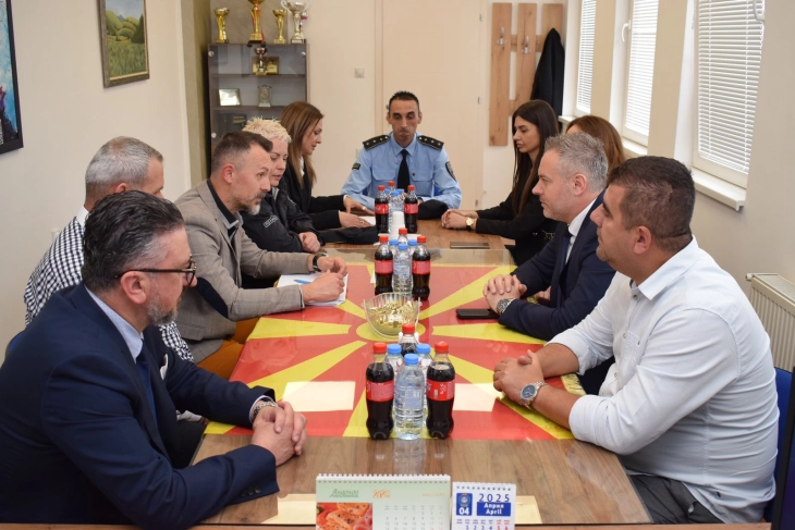Директорот на БЈБ Александар Јанев во посета на полициските станици во Свети Николе, Кочани и Виница