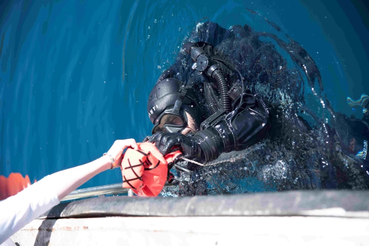 Нуркачка акција за чистење на дното на Охридското Езеро од цврст отпад