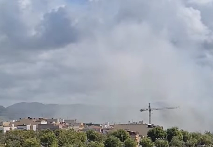 Токсичен облак кај Барселона: Властите апелираат граѓаните да не излегуваат надвор