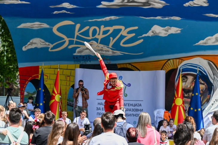 Денот на Европа одбележан во Скопје со едукативно-забавен настан „Европа низ детските очи“