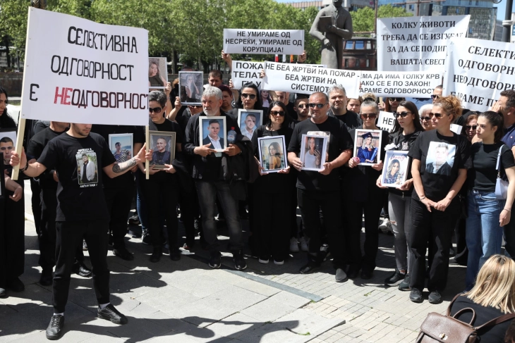 Mickoski says he's ready to go to Kochani to meet with fire victim parents