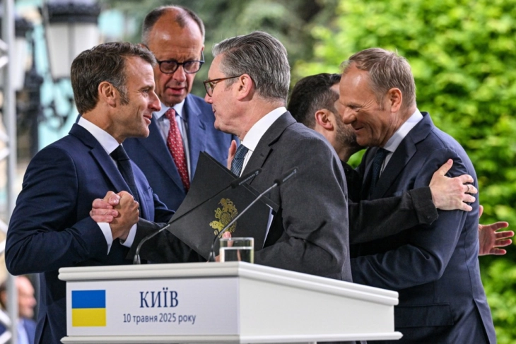 Макрон: Неопходен е прекин на огнот за да има средба помеѓу претставници на Русија и Украина