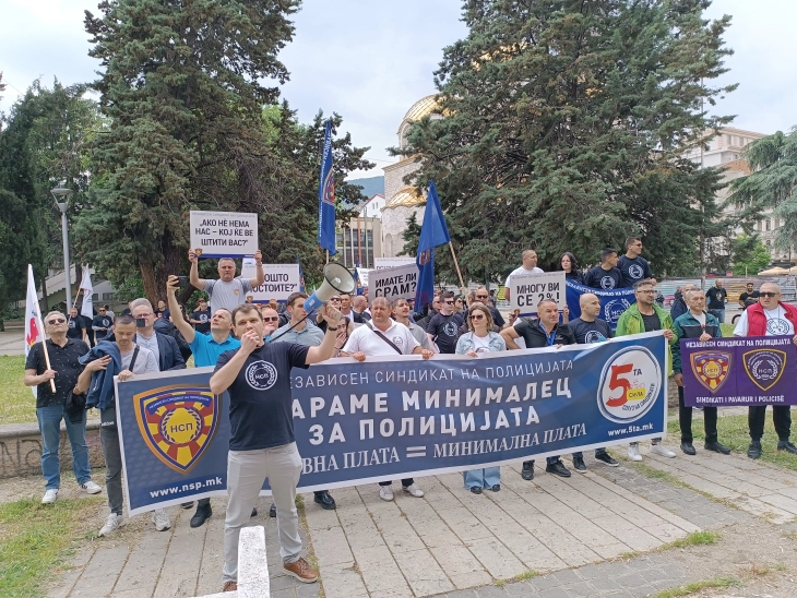 Protestë e Sindikatës së pavarur të policisë në Shkup, kërkohet që paga bazë  të jetë të paktën sa minimalja