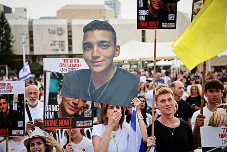 Хамас на МКЦК му го предаде израелско-американскиот заложник Еден Александар