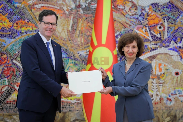 Presidentja Siljanovska-Davkova pranoi letrat kredenciale të ambasadorit të sapoemëruar të Australisë, Peter Xhorxh Trusvell