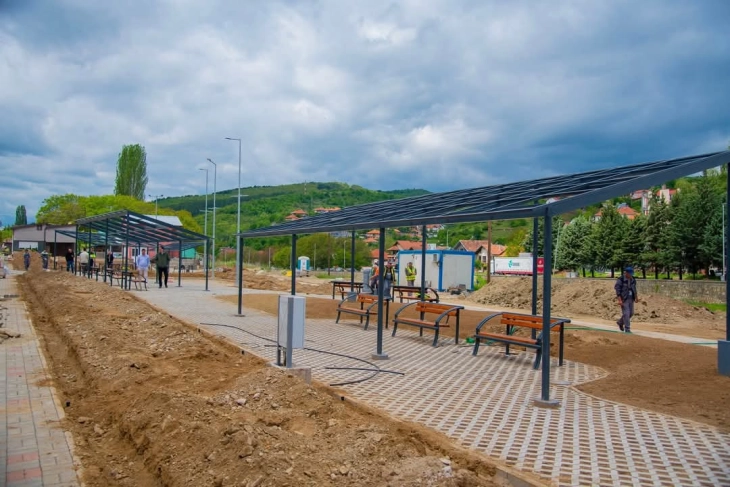 Во завршна фаза уредувањето на урбан парк кај зелениот пазар во Крива Паланка