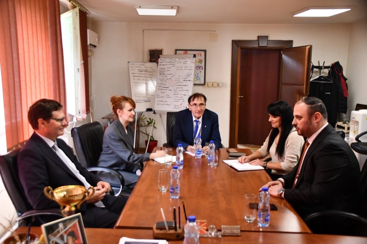 Новоименуваниот амбасадор на Австралија Питер Џорџ Трасвел на средба со претседателот на ЗЕЛС Орце Ѓорѓиевски