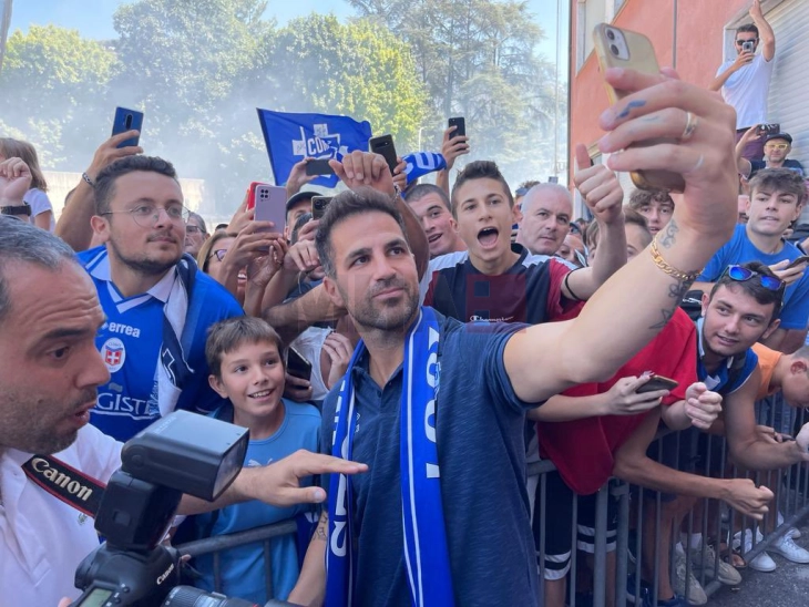 Комо не го пушта Фабрегас во Баер Леверкузен