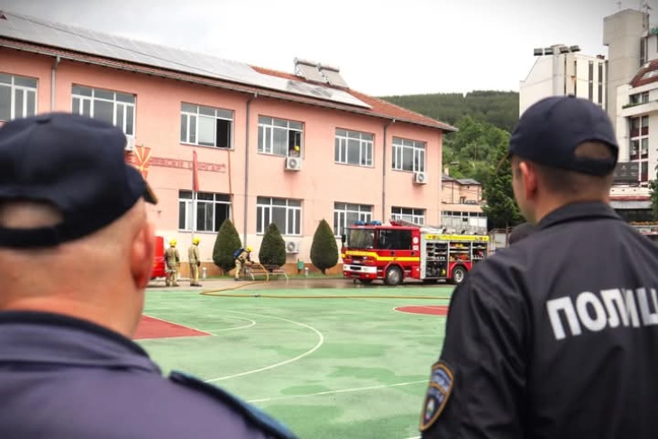 Тактичко показна вежба за симулација на евакуација, спасување на лица и гаснење пожар во М.Каменица