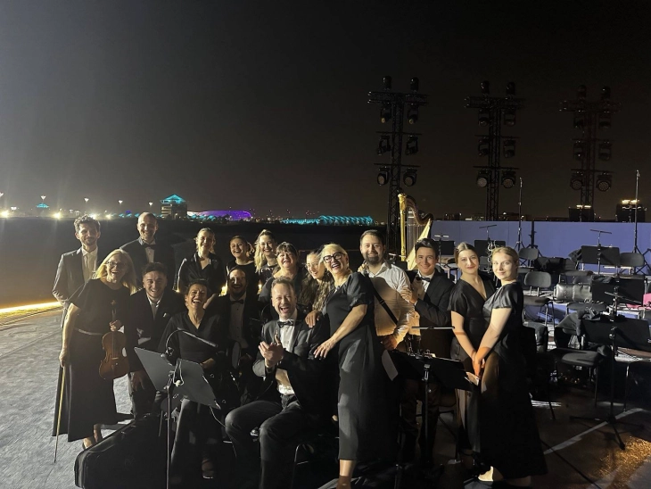 Македонскиот оркестар „Фејмс“ дел од спектаклот за најавата на „Дизниленд Абу Даби“