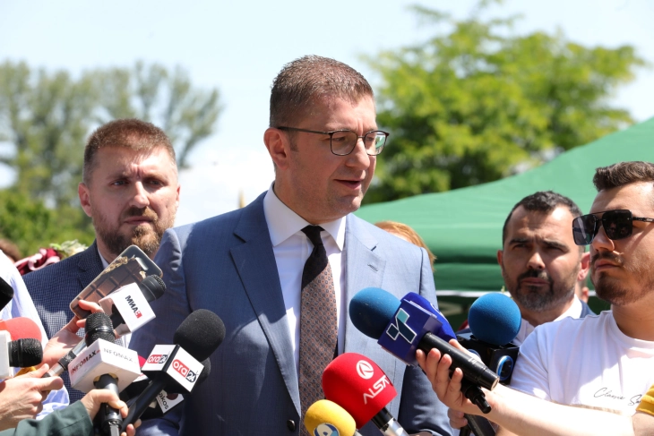 PM urges patience, says ruling coalition will name new officials after Taravari leaves gov’t 