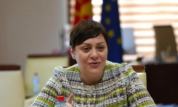 Димитриеска-Кочоска: Нови 41,2 милиони евра за домашната економија, исплатена третата транша од унгарскиот заем наменет за компаниите