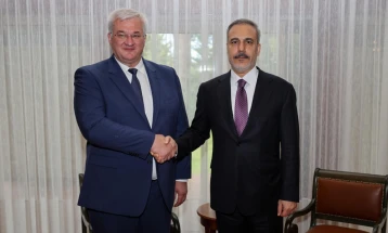 Фидан и Сибиха во Анталија разговараа за завршување на конфликтот меѓу Русија и Украина