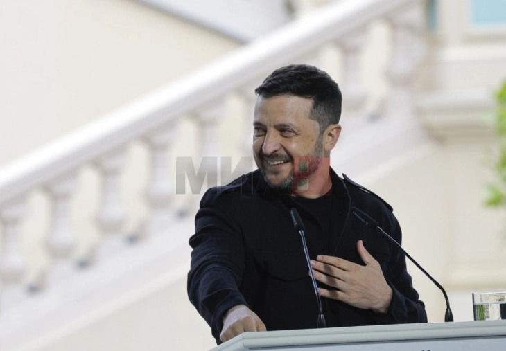 Москва му одговори на Зеленски за „заменски реквизити“: Кловн и губитник