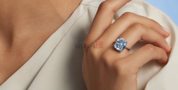 Реткиот „Медитеранско син“ дијамант од 10,03 карати продаден за 19,2 милиони евра