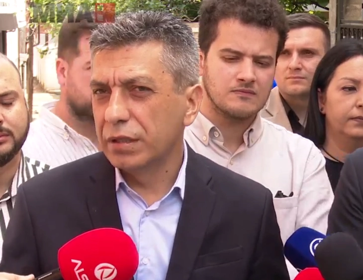 Меџити: Видлива е поделбата во АА на Таравари, нивните позиции во Владата остануваат во „Вреди“