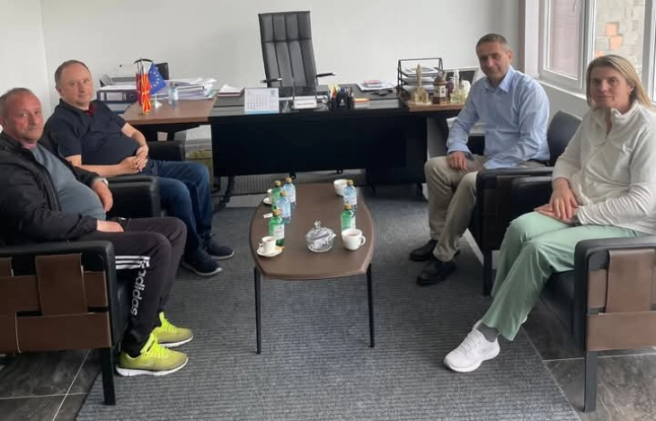 Градоначалникот на Маврово и Ростуше, Куртовски на средба со добитникот на признанието за придонес на припадниците на дијаспората 2025: Се гордееме со личности како Сафет Алили