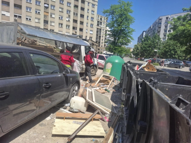 Митески: Арсовска побрзо праќа адвокати и деманти отколку камиони за отпад