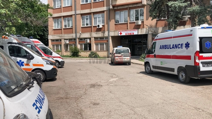 Situata në spitalin e Koçanit është e jashtëzakonshme, terapia fizikale sigurohet për 40 persona, ndërsa për ndërrimin e fashave vijnë mbi 70 të lënduar në zjarrin tragjik