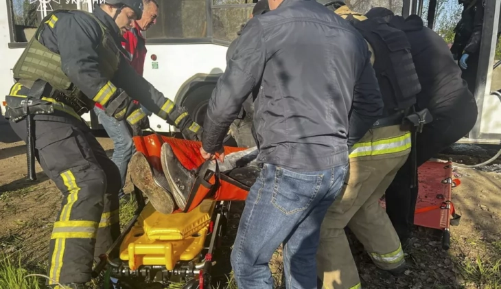 Во руски напад со дронови врз автобус во Украина загинаа девет лица, четворица повредени