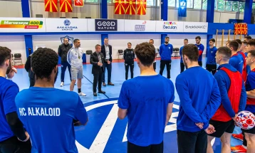 Ракометарите на Алкалоид пристигнаа во Атина за финалето со АЕК