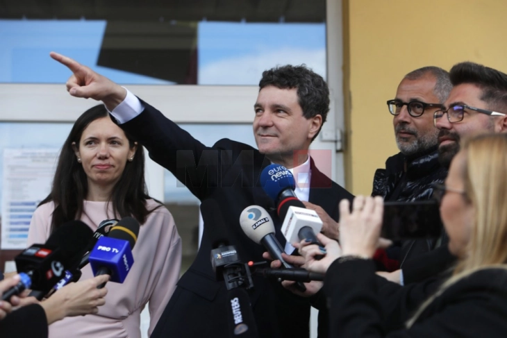 Првите резултати од излезните анкети од претседателските избори во Романија покажуваат водство на Никушор Дан