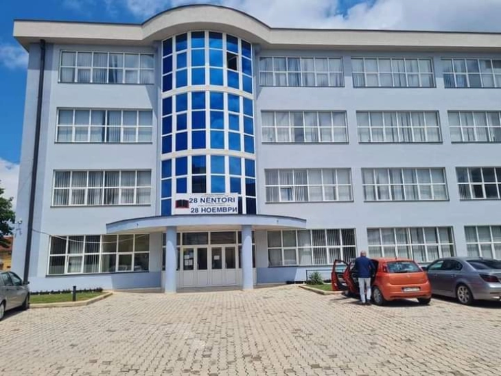 За екскурзија на ученици од социјални семејства, дебарската гимназија обезбеди средства преку донации