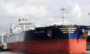 Русија ослободи нафтен танкер откако го задржа во Балтичкото Море