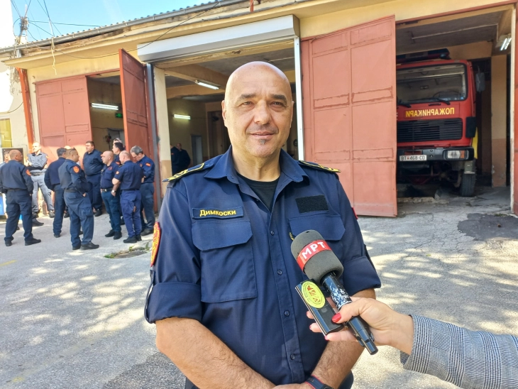 Digjen tre automjete në Manastir