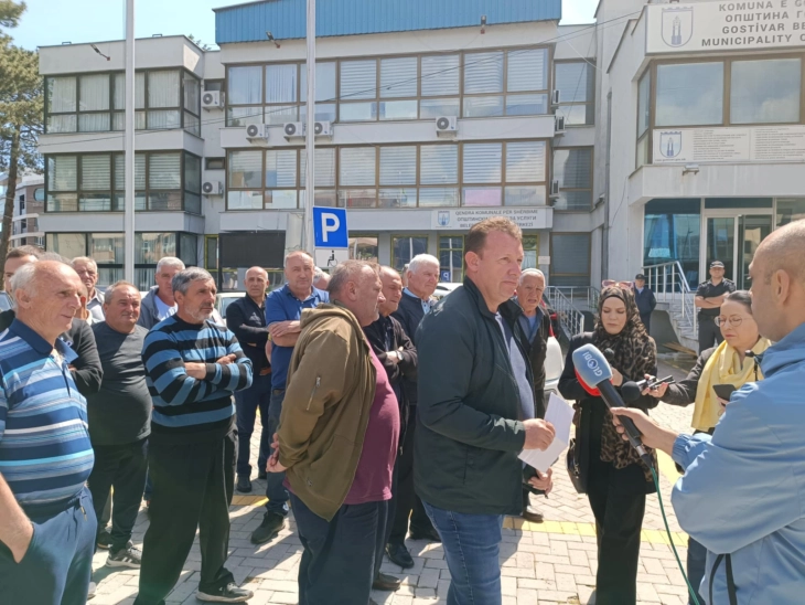 Земјоделци од полошко бараат од Општина Гостивар да обезбеди целосен проток на вода низ канал за наводнување