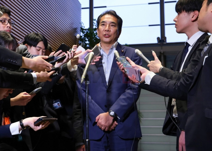 Ministri japonez i Bujqësisë dha dorëheqje pasi u mburr për marjen e orizit falas