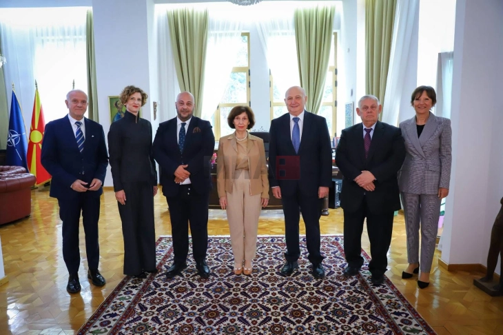 Siljanovska Davkova priti delegacionin e Gjykatës Kushtetuese të Republikës së Kroacisë