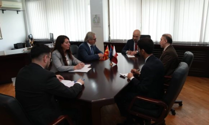 Министерот Лимани се сретна со амбасадорот на Државата Катар, Ал- Хајарин