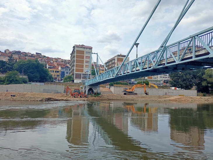 Продолжи изградбата на Кејот од десната страна на на Вардар во Велес