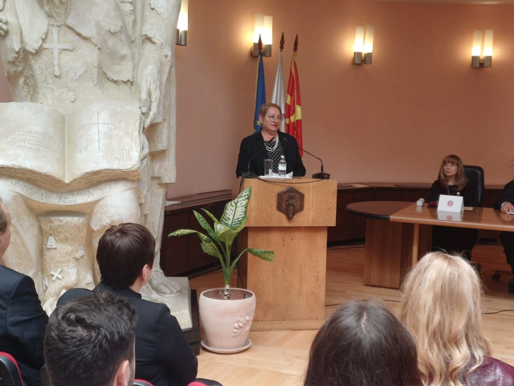 Janevska: Ky është vend i edukatorëve, me reforma dhe përkushtim të përbashkët të punojmë që UKM të përfshihet në listën e më të mirëve