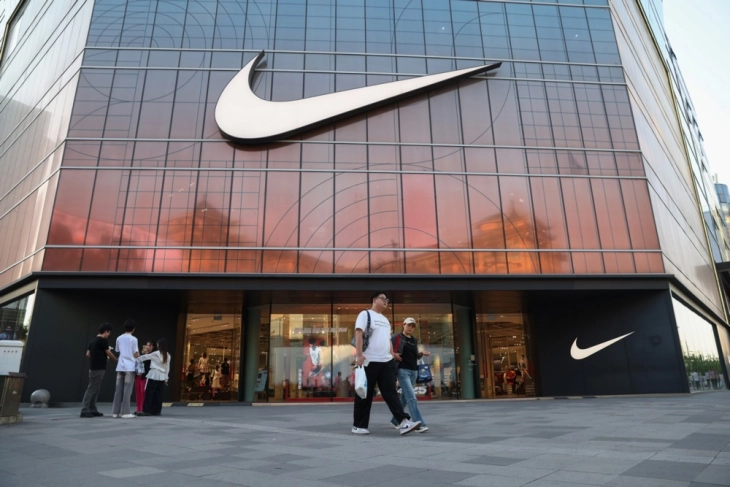 Најк се враќа на Амазон по шестгодишна пауза и планира зголемување на цените