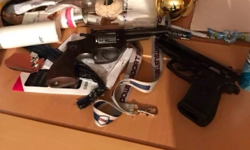 Претреси на неколку локации, лишени од слобода четири лица