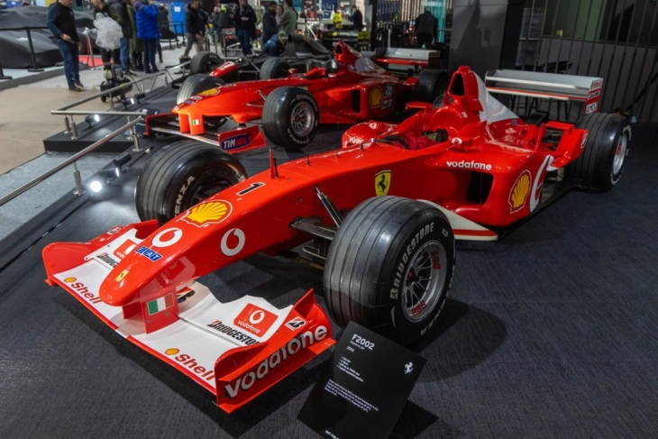 Болидот на Шумахер продаден за 18 милиони евра