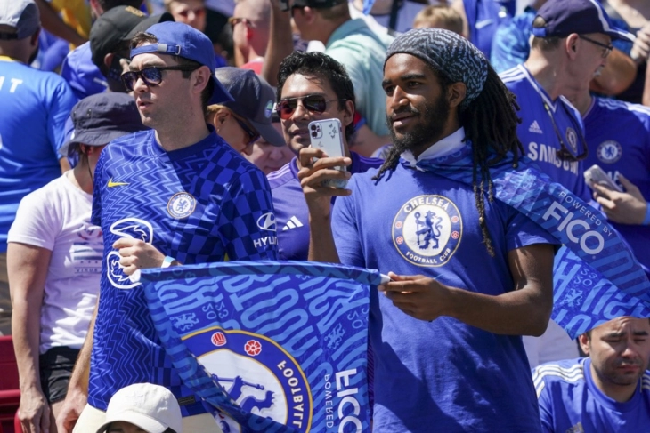 Физички пресметки меѓу навивачите на Бетис и Челзи пред финалето на Конференциската лига