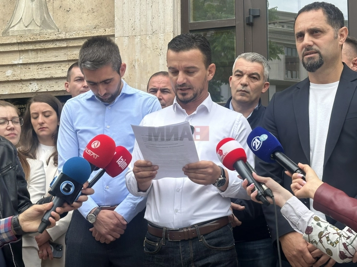 Вработените во Инспекторатот за употреба на јазиците пет месеци немаат добиено плата, бараат средба со премиерот