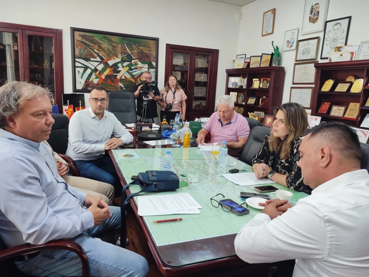 Околу милион и триста илјади денари за поддршка на здруженија од сектор за производство на вино и ракија во Кавадарци 